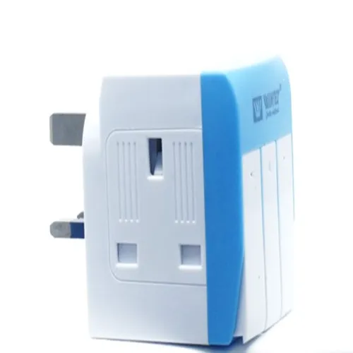 صورة محوّل كهرباء متعدد المخارج 13 أمبير وينتكس مع مفاتيح تشغيل وتصميم مدمج.