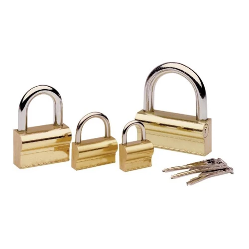 قفل نحاسي بقوس طويل مقاوم للصدأ يمنح حماية عملية وسهولة استخدام للممتلكات.