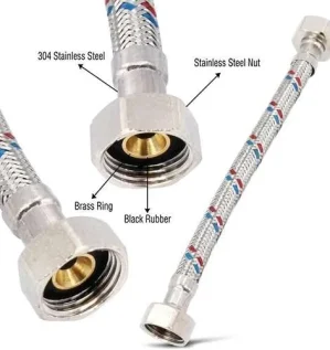 صورة لخرطوم مياه مرن من الستانلس ستيل المجدول بماركة ROBIZ، يظهر بتصميم متين مع وصلات نحاسية صلبة في الطرفين، وخلفية بيضاء نقية تجعله مناسباً كصورة أساسية للمنتج.